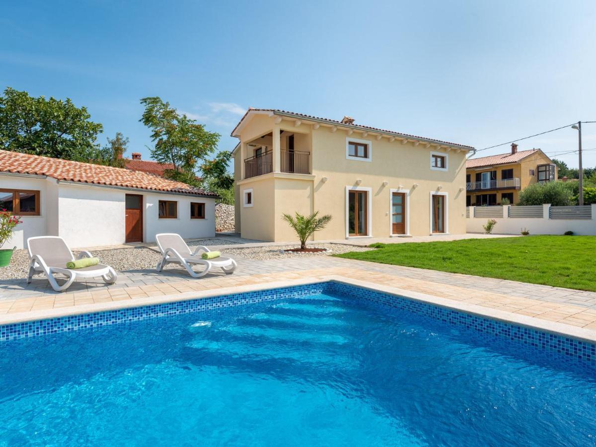 Tranquil Holiday Home In Labin With Private Swimming Pool Екстер'єр фото